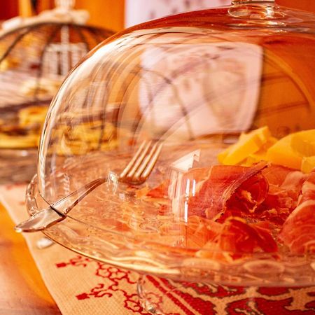 A Casa Di Gianni E Mari Bed & Breakfast Vestone Bagian luar foto