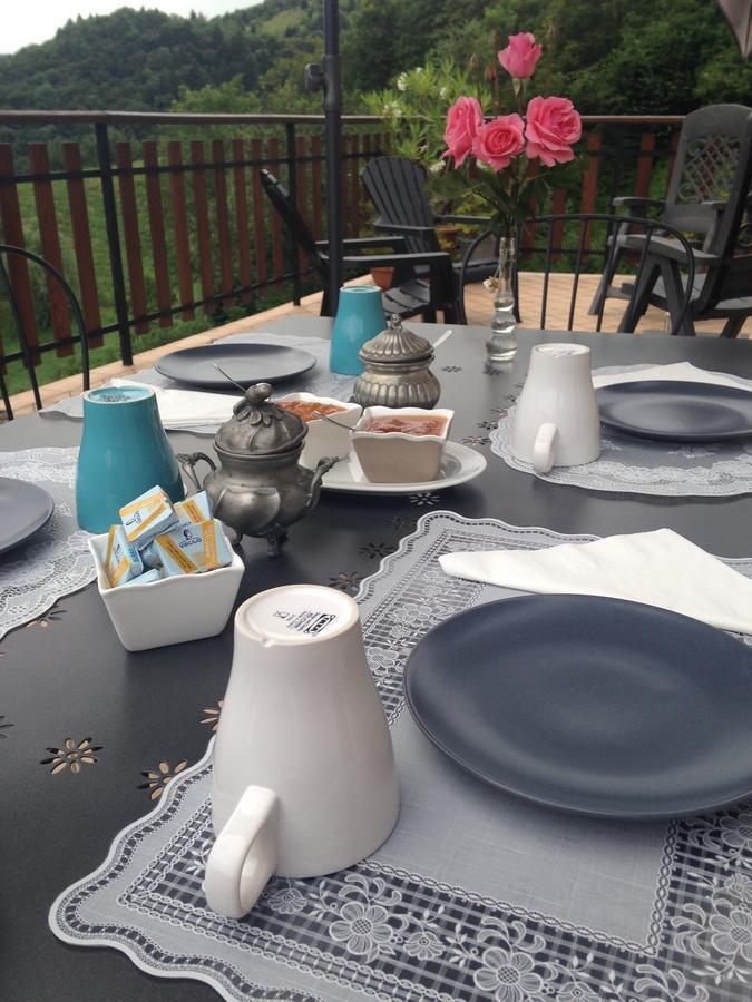 A Casa Di Gianni E Mari Bed & Breakfast Vestone Bagian luar foto