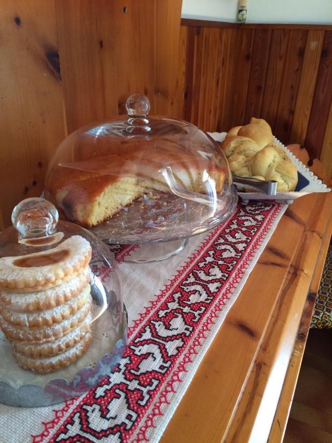 A Casa Di Gianni E Mari Bed & Breakfast Vestone Bagian luar foto
